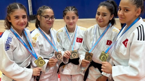 Rizeli Judocular Çanakkale’de 5 Madalya kazandı.